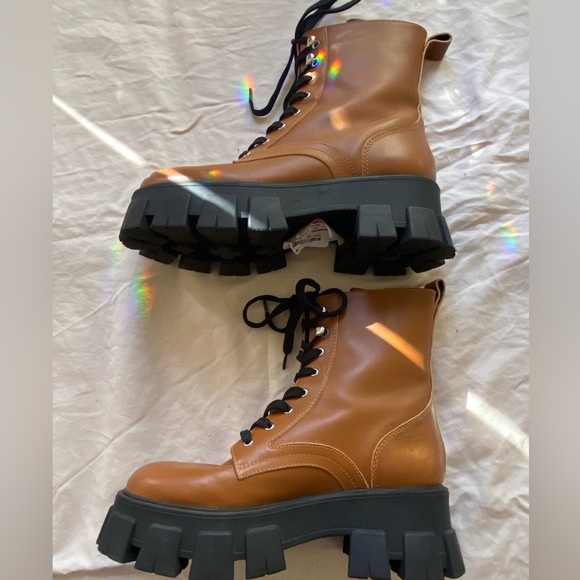 Marc Fisher Brown Platform Boot - Picture 2 of 6